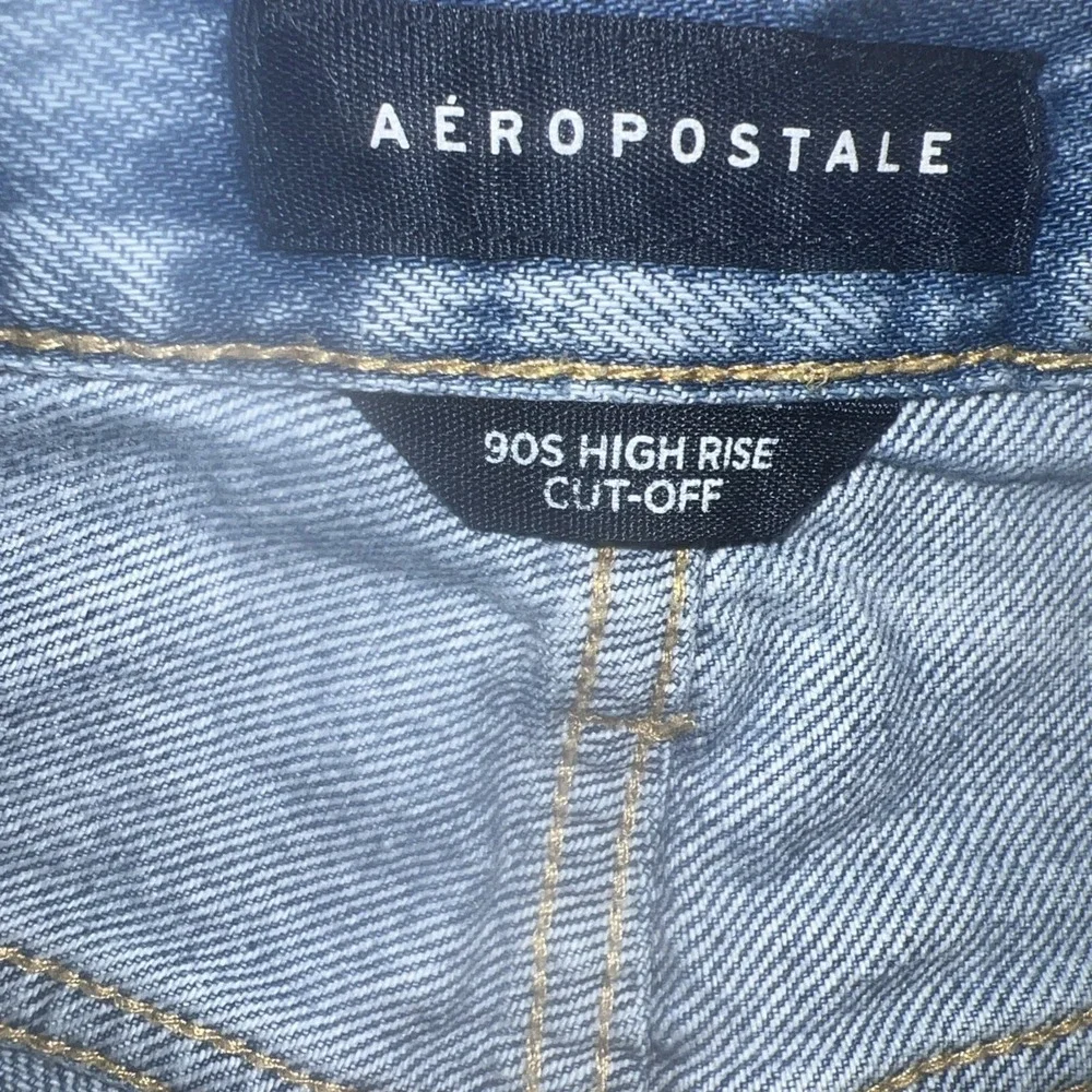Aeropostale Jean Shorts Women's Size 8 Distressed Denim 90s high rise cut off 74